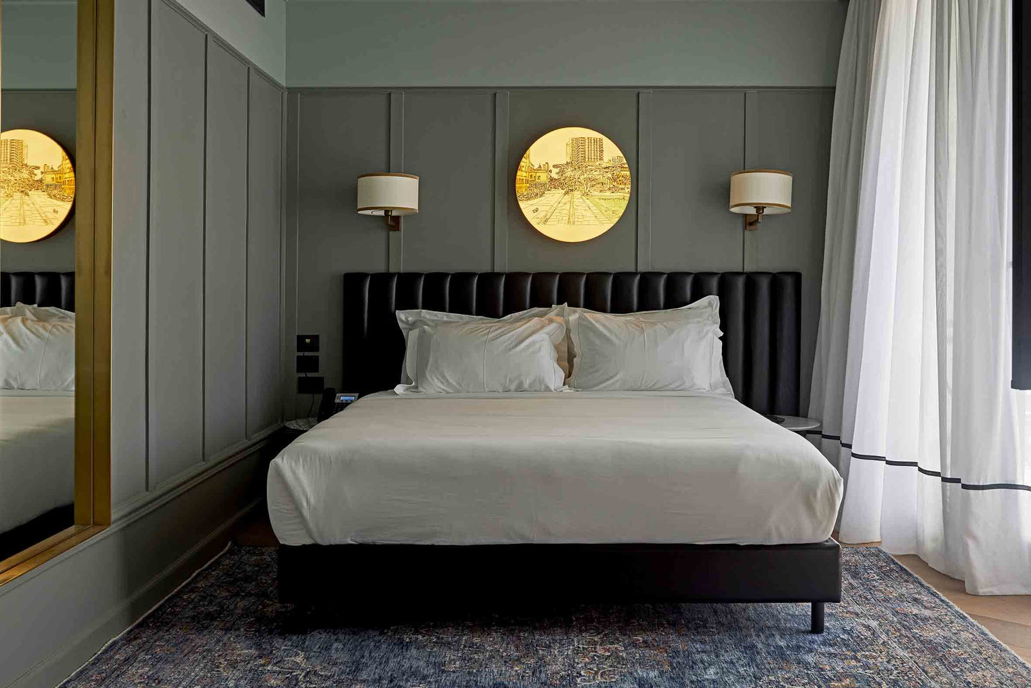 LIGHT BOX TEL AVIV BIALIK SQUARE, OLD CITY HALL